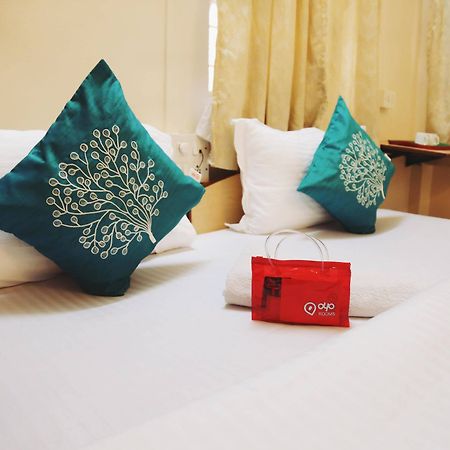 Oyo 946 Royce Studio Apartments Pune Bagian luar foto
