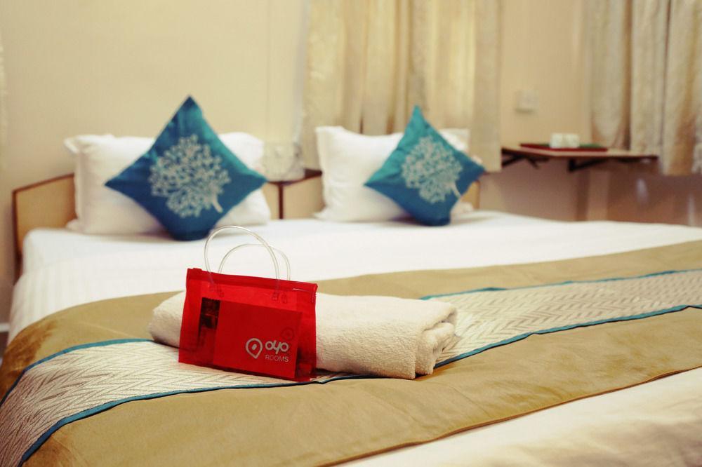 Oyo 946 Royce Studio Apartments Pune Bagian luar foto