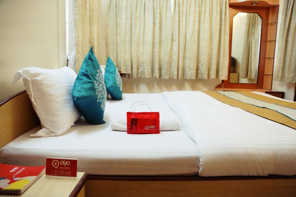 Oyo 946 Royce Studio Apartments Pune Bagian luar foto
